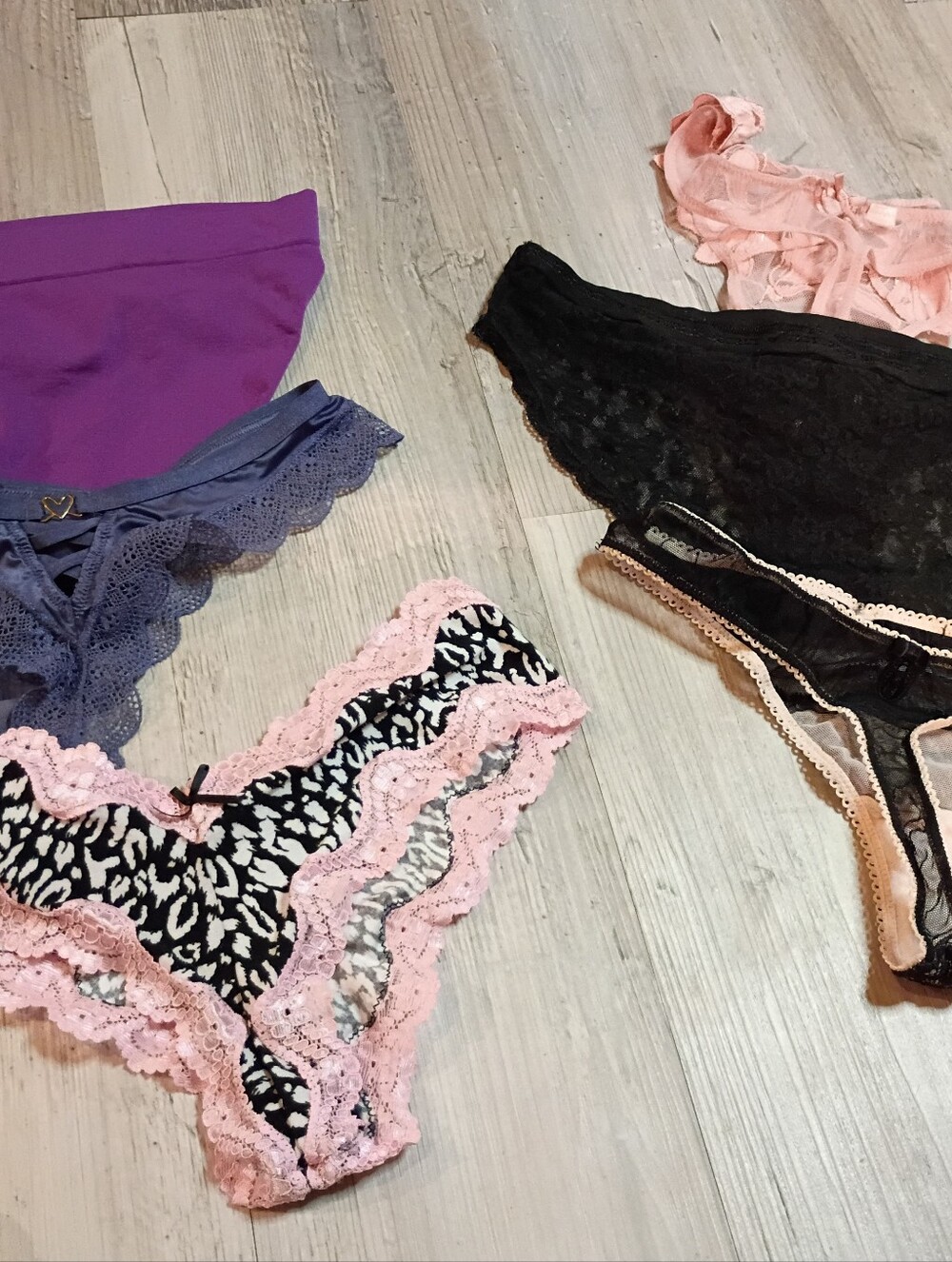 Victoria Secret Lot - Picture 3 of 4